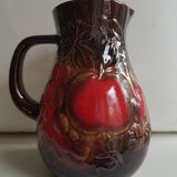 Vase cruche en céramique marron numéroté d'Allemagne de l'Ouest à décor de fruits rouges