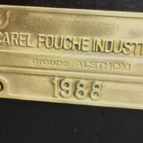 One-door workshop unit with eight black and gold drawers