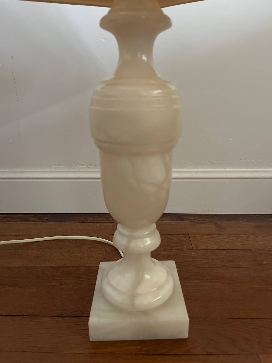 Alabaster column lamp from the 1960s.