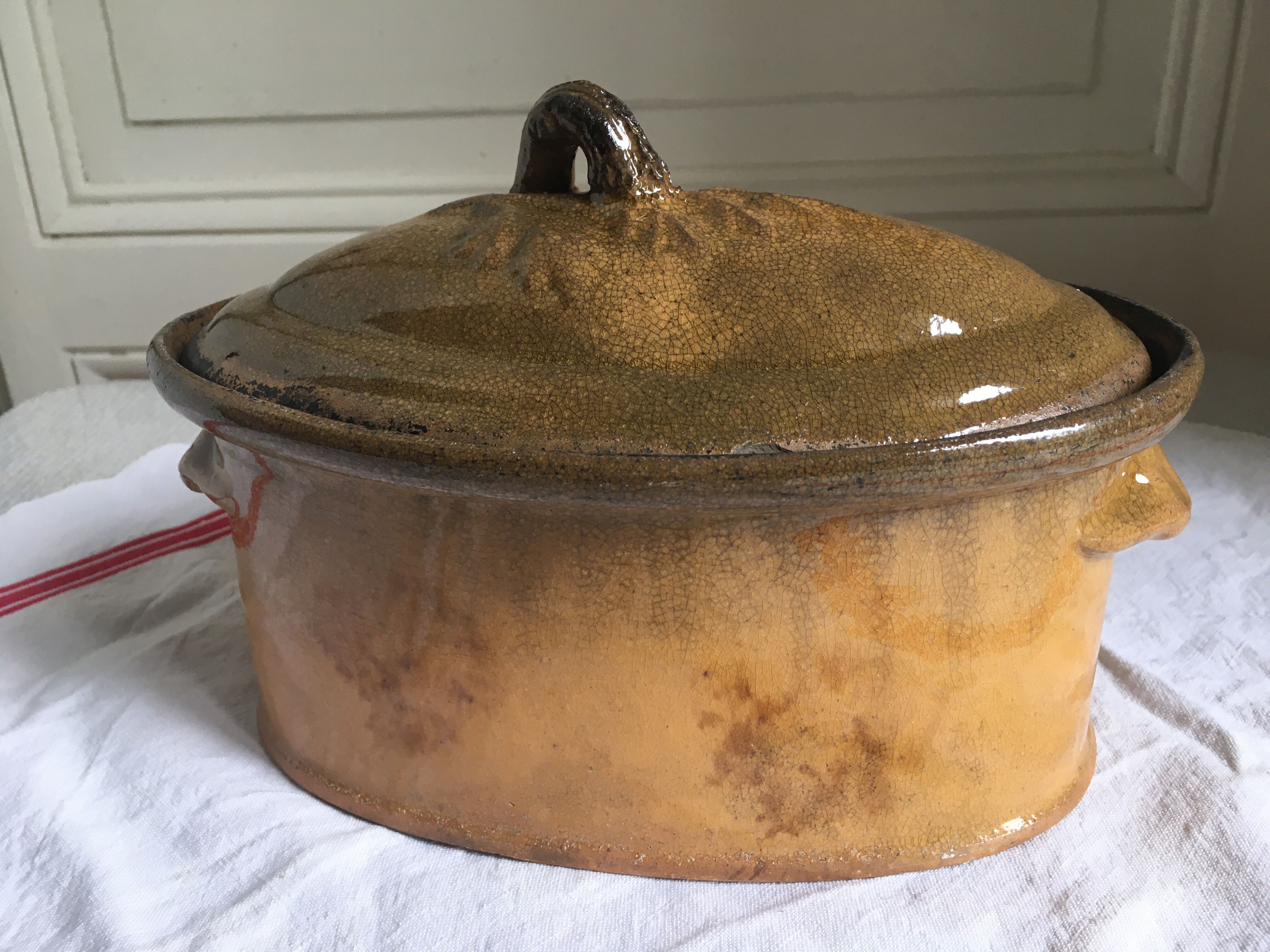 Terrine ancienne ovale en terre cuite émaillée Selency