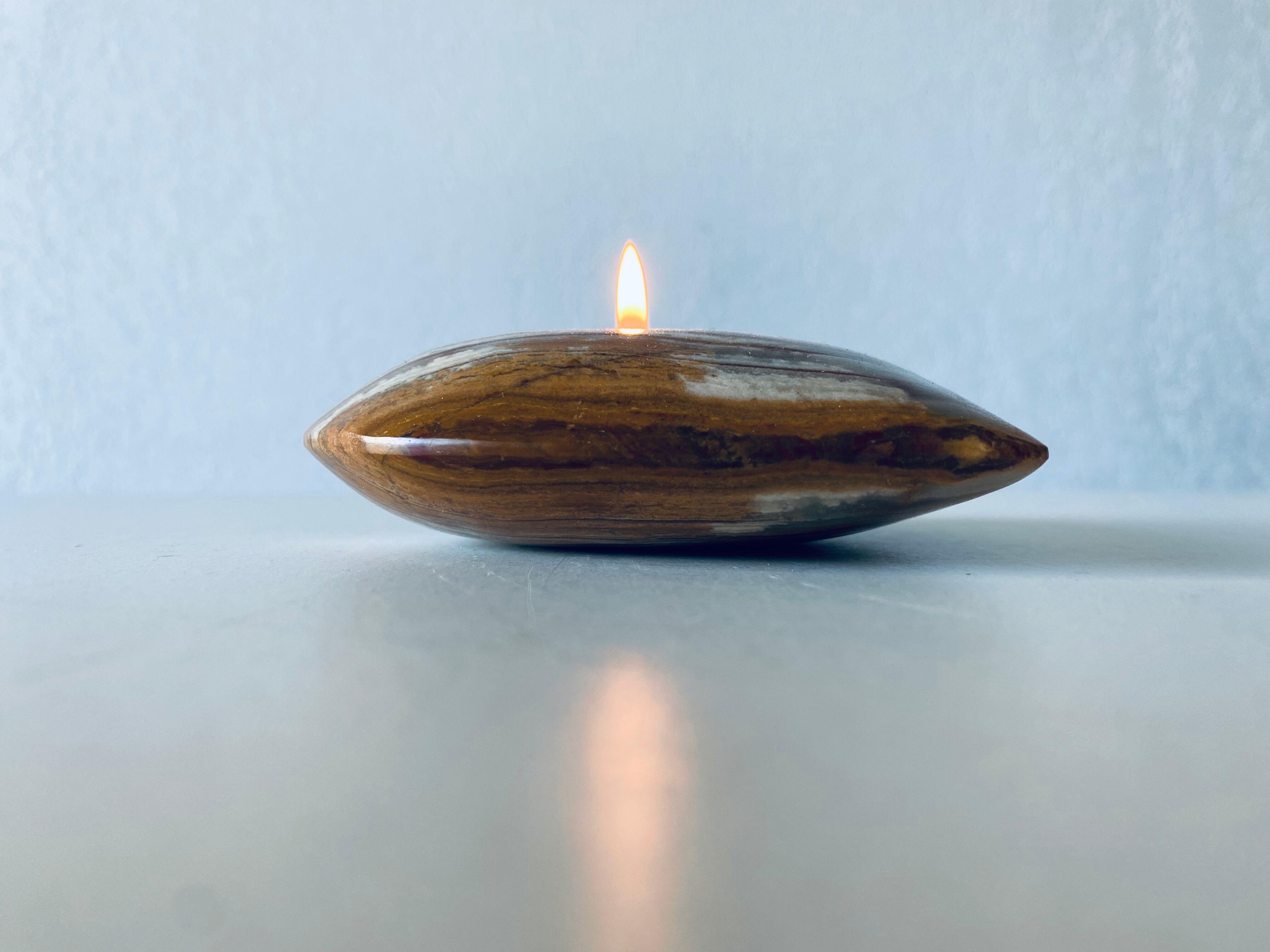 Heart candle holder in onyx