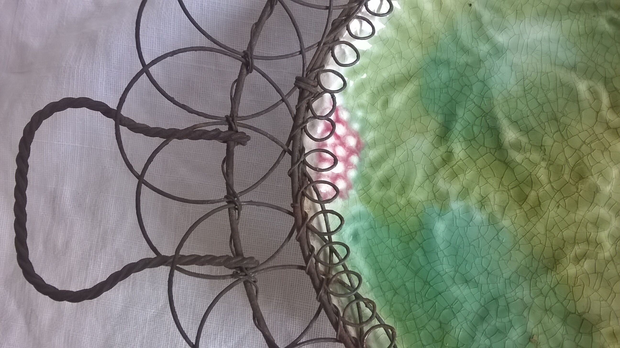 Plate slurry surrounded by wire