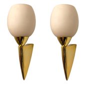 Lot de 2 appliques en verre opalin rose et laiton, années 1960