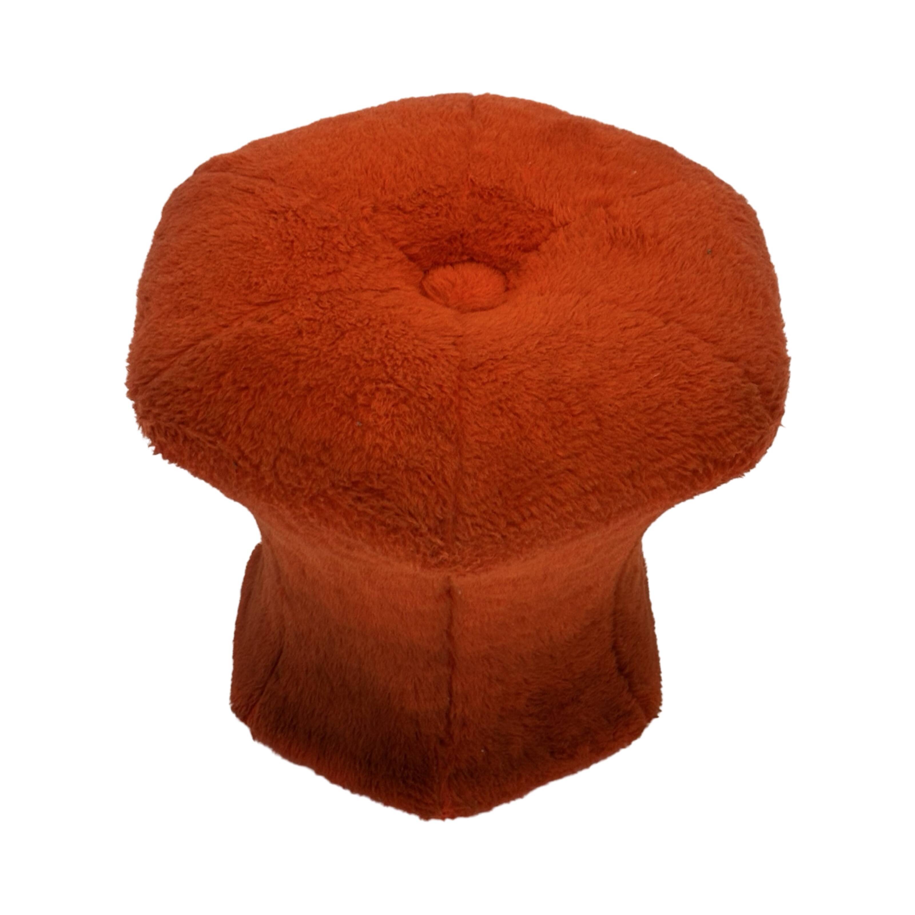 Pouf repose-pieds rond recouvert de peluche en forme de champignon vintage des années 60 et 70