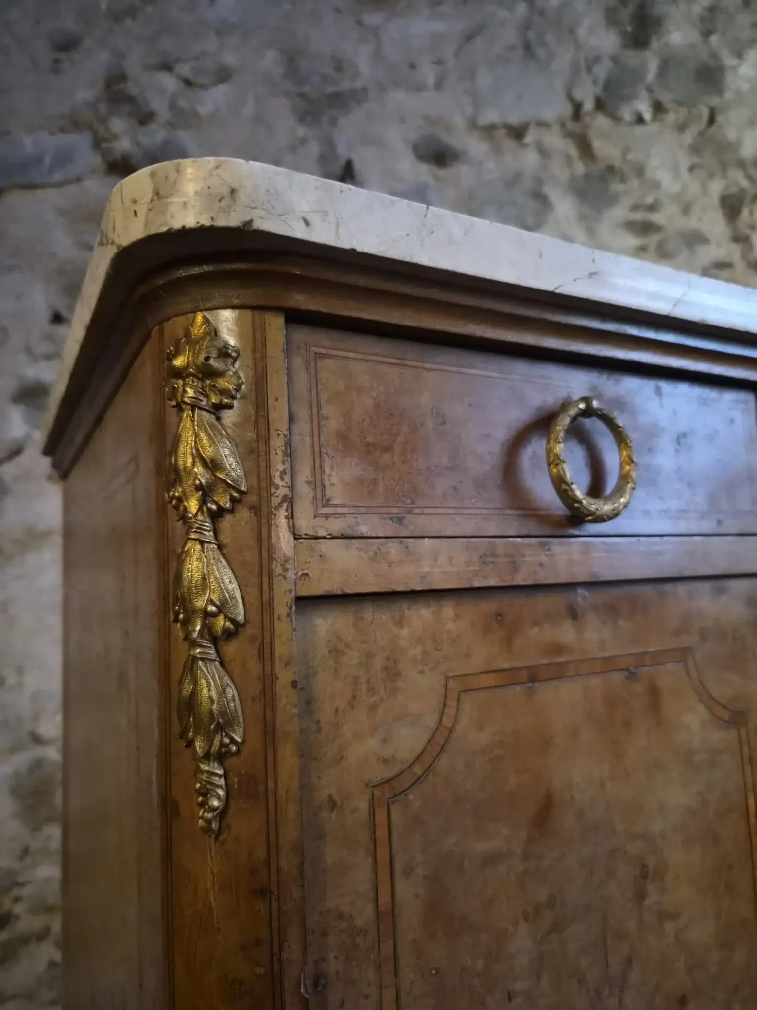 Antique Louis XVI style buffet in burr elm with marble top, late 19th century.