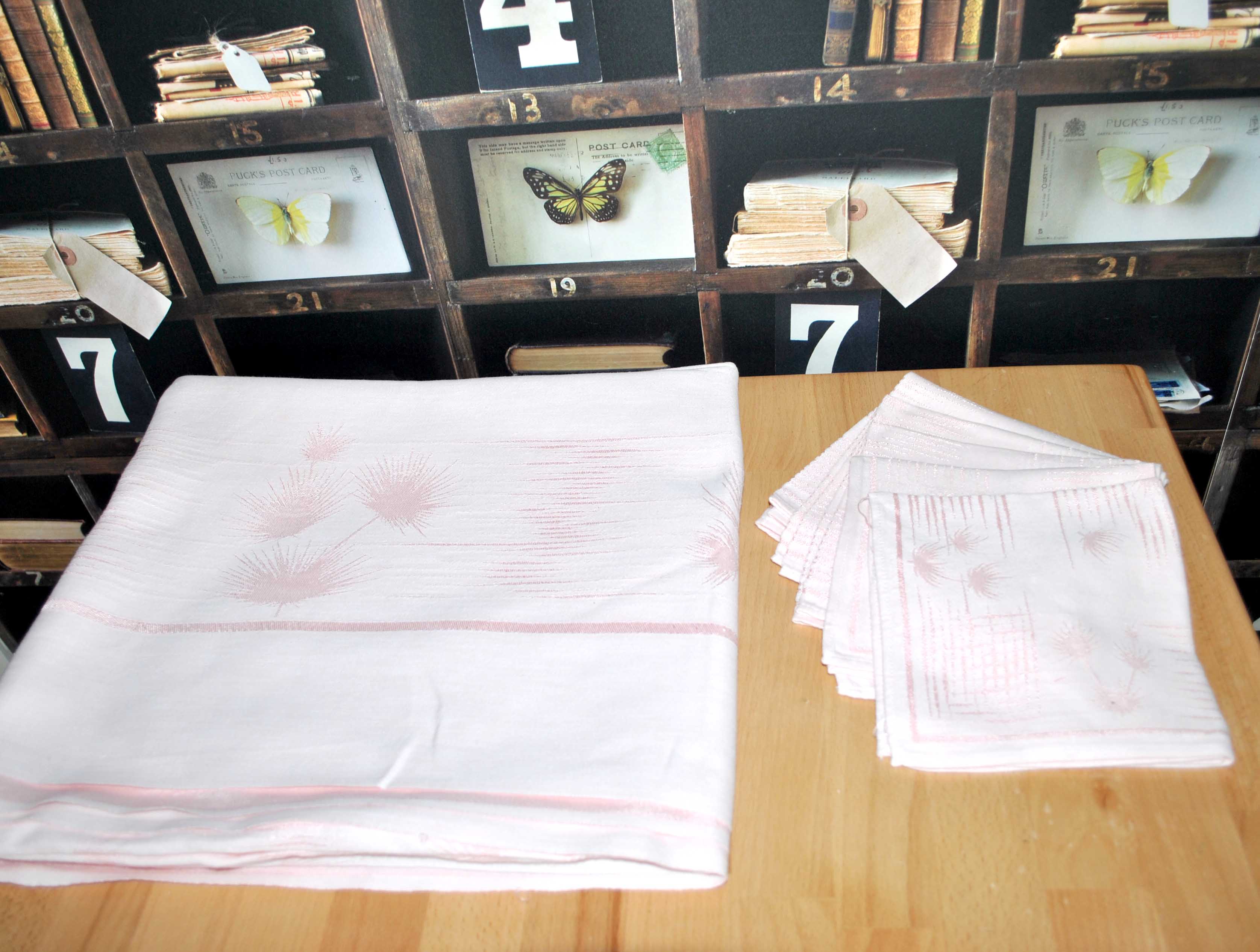 Vintage powder pink tablecloth and its 6 towels in mestizo 140 x 120