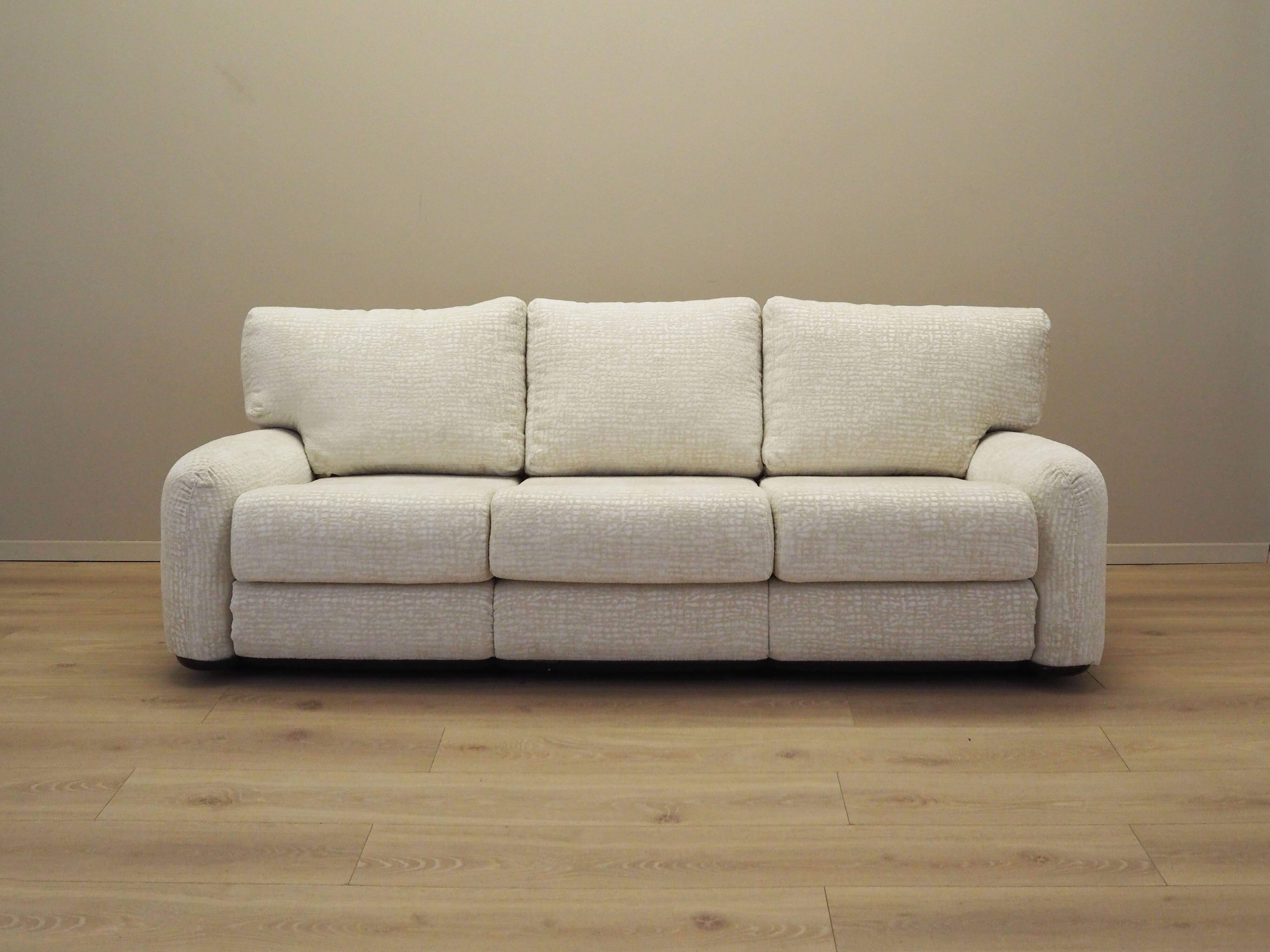 White sofa, Italian design, 1970s, manufacturer: Busnelli, designer: Arrigo