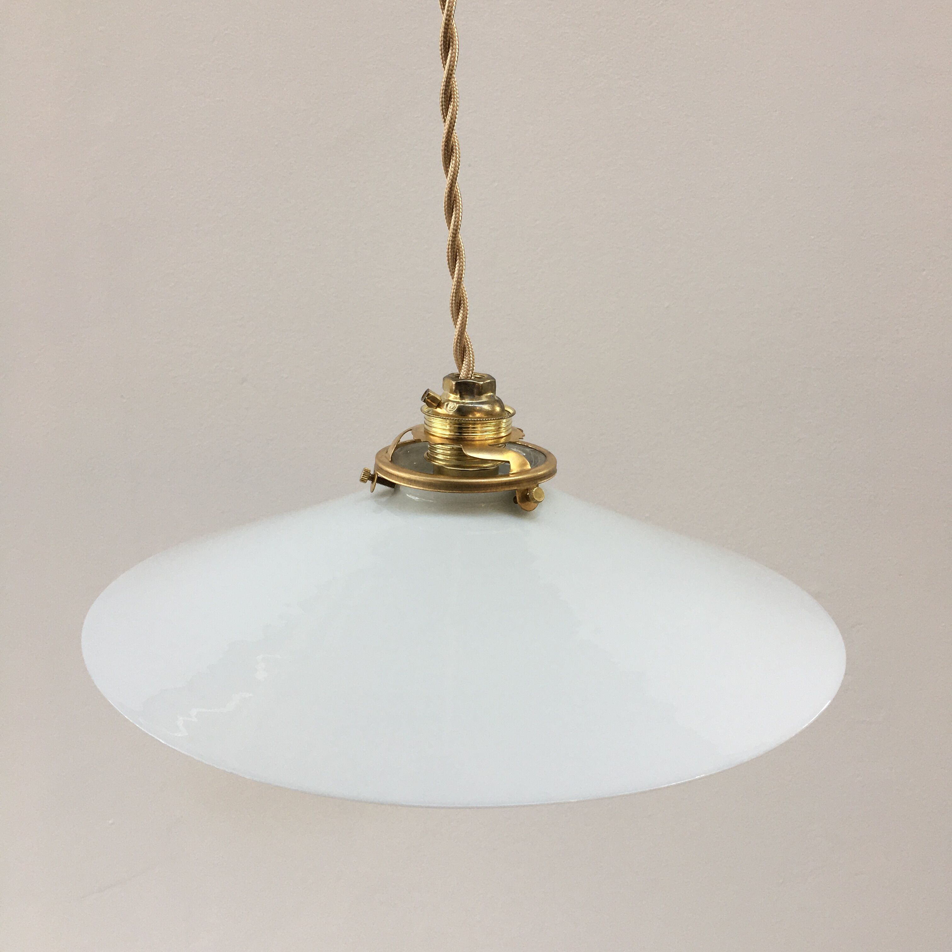 Pair of suspensions in white opaline