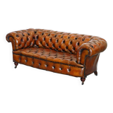 Victorian Chesterfield canapé from 1890 in restored leather, stamped Cornelius V. Smith.
