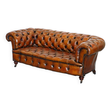Canapé Chesterfield victorien 1890 en cuir restauré estampillé Cornelius V. Smith