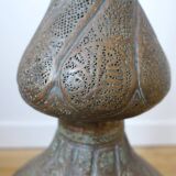 Very large floor lamp of mosqué in openwork brass decorated with calligraphy decoration in Tuluth