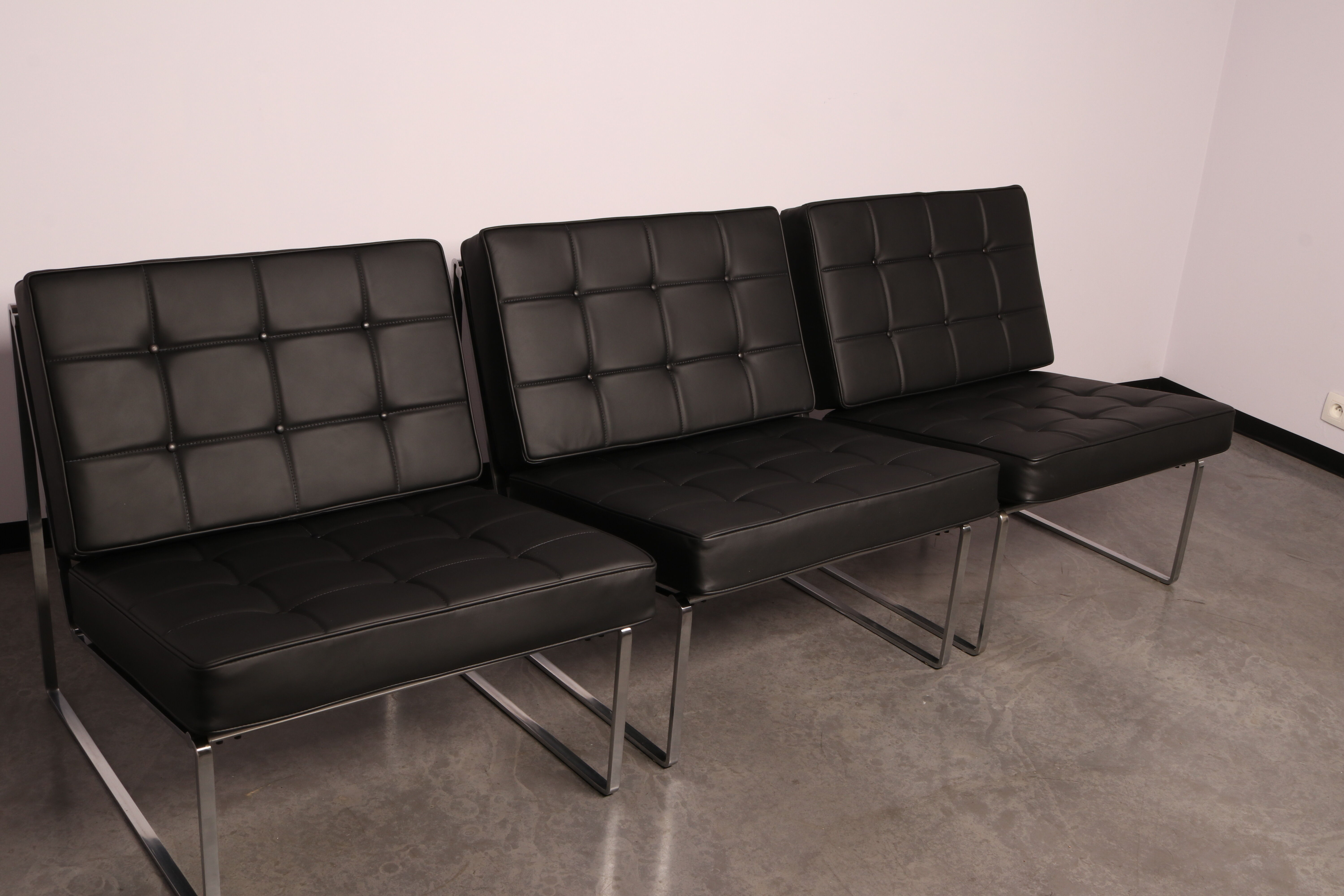 Set of 3 lounge chairs in black leather - model 024 - by Kho Liang Ie for Artifort - The Netherlands