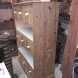 Storage cabinet with drawers