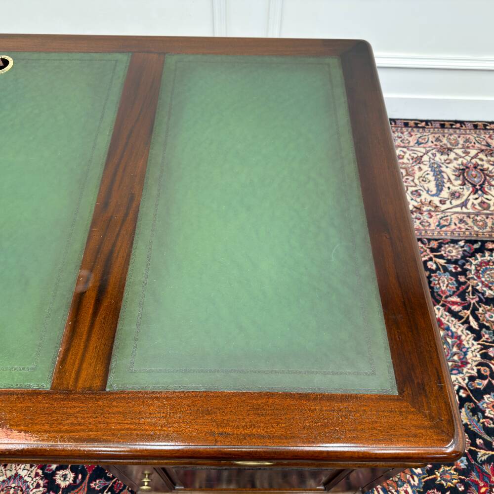Grand bureau anglais classique