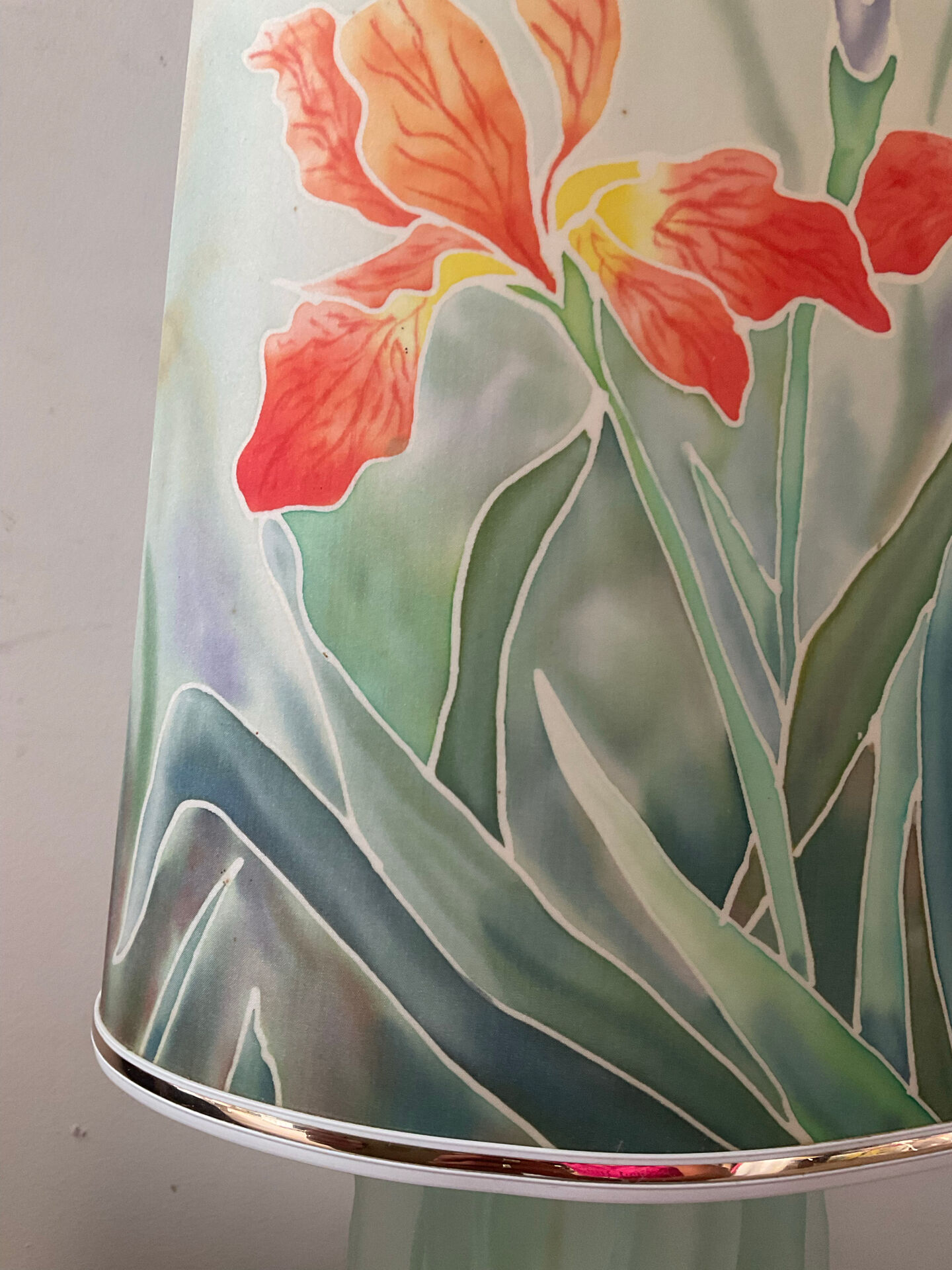 Lampe vintage en verre dépoli et abat jour en soie
