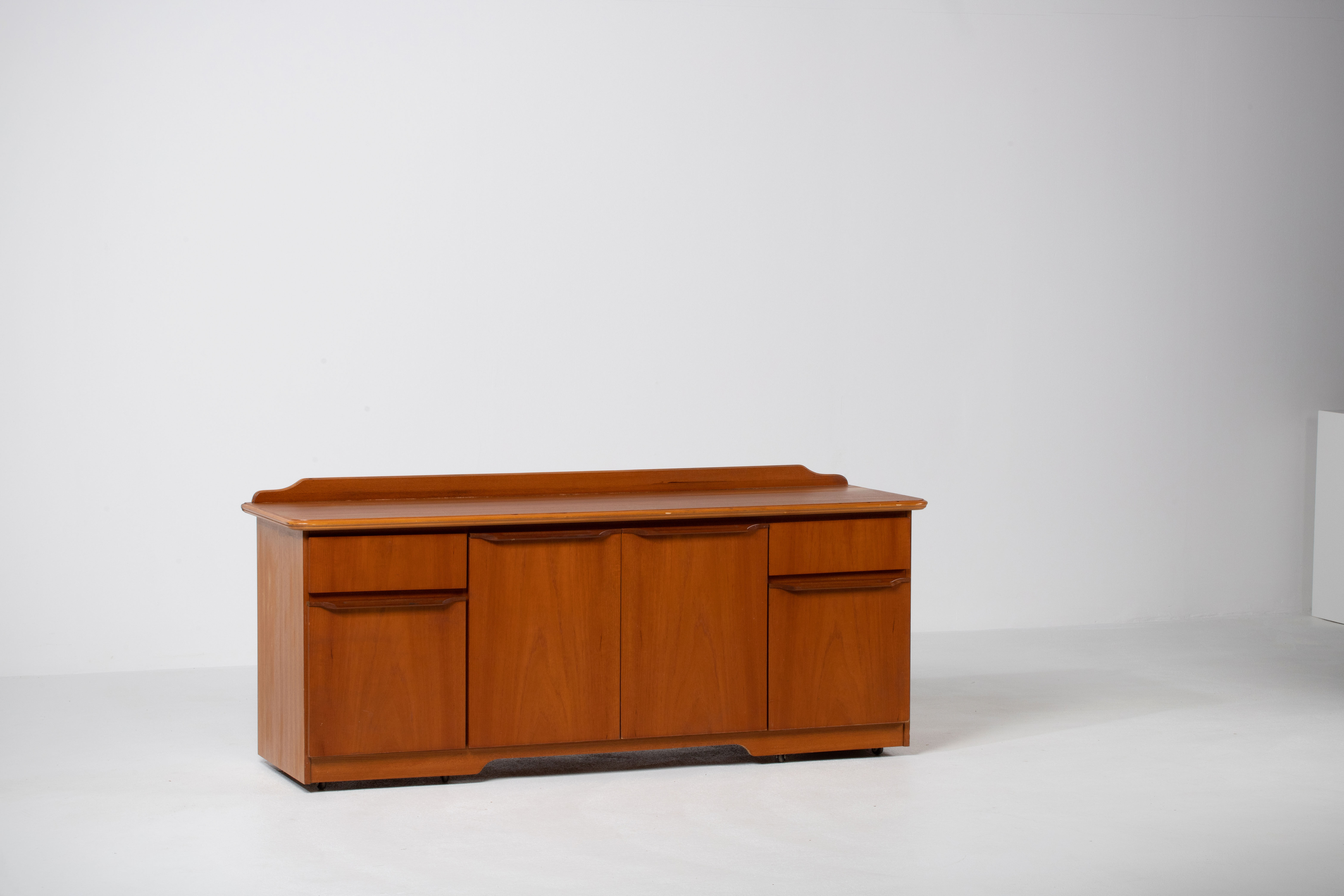 Scandinavian enfilade 168 cm