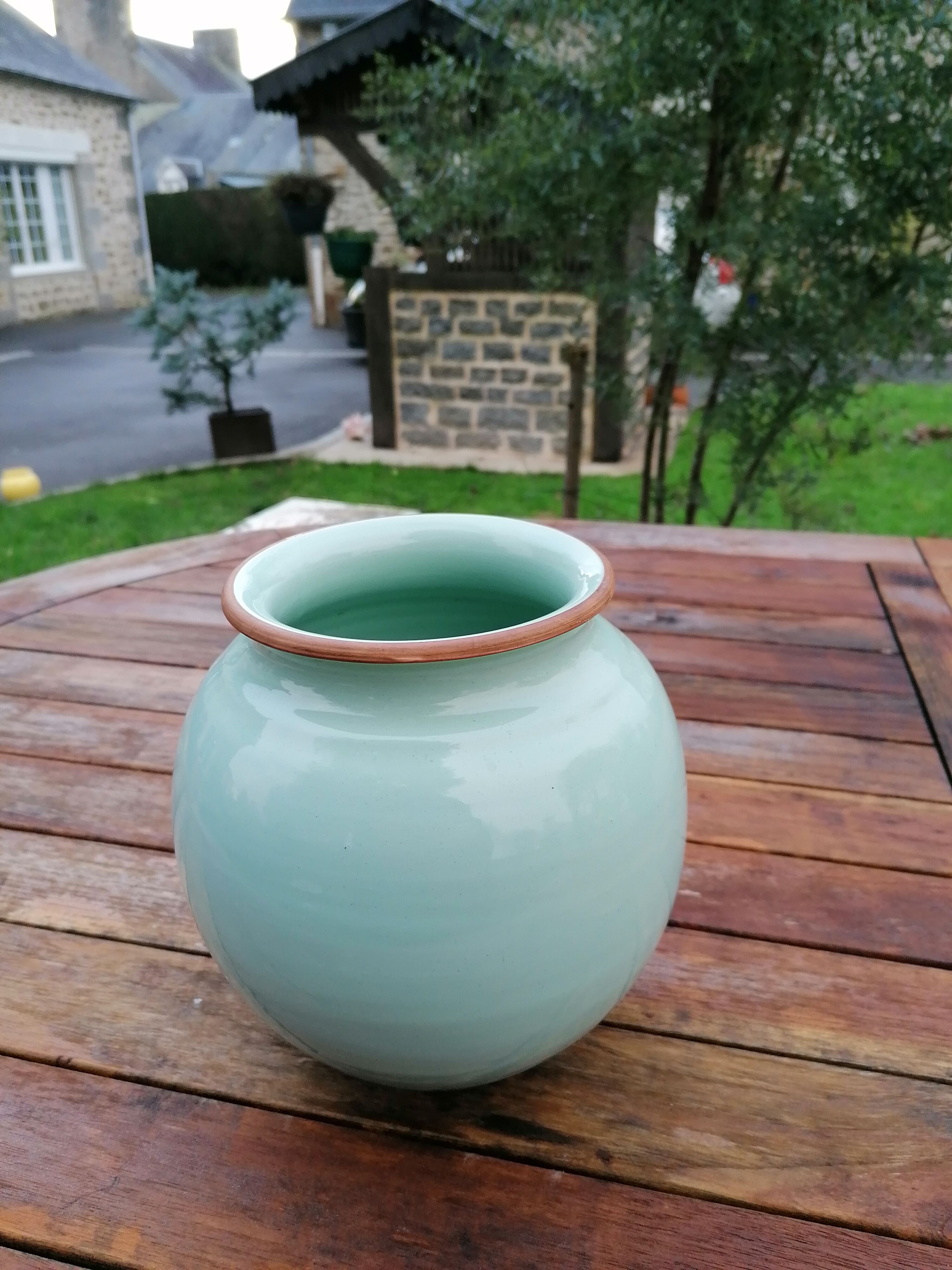Ceramic vase