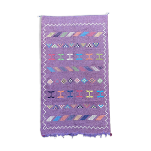 Tapis ethnique violet marocain