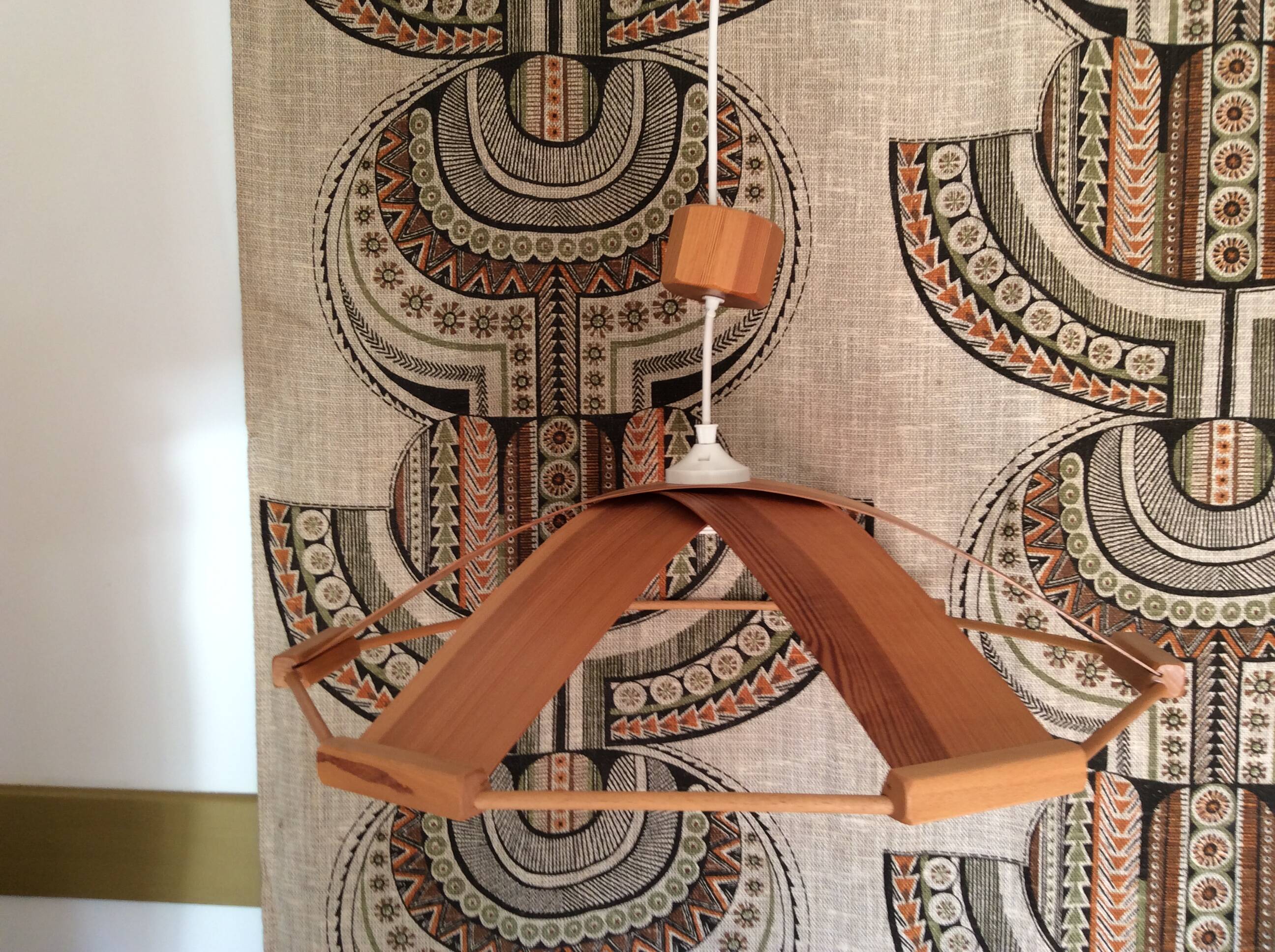 Wooden suspension