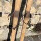Paire de skis en bois vintage