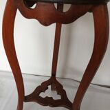 Tripod round pedestal table
