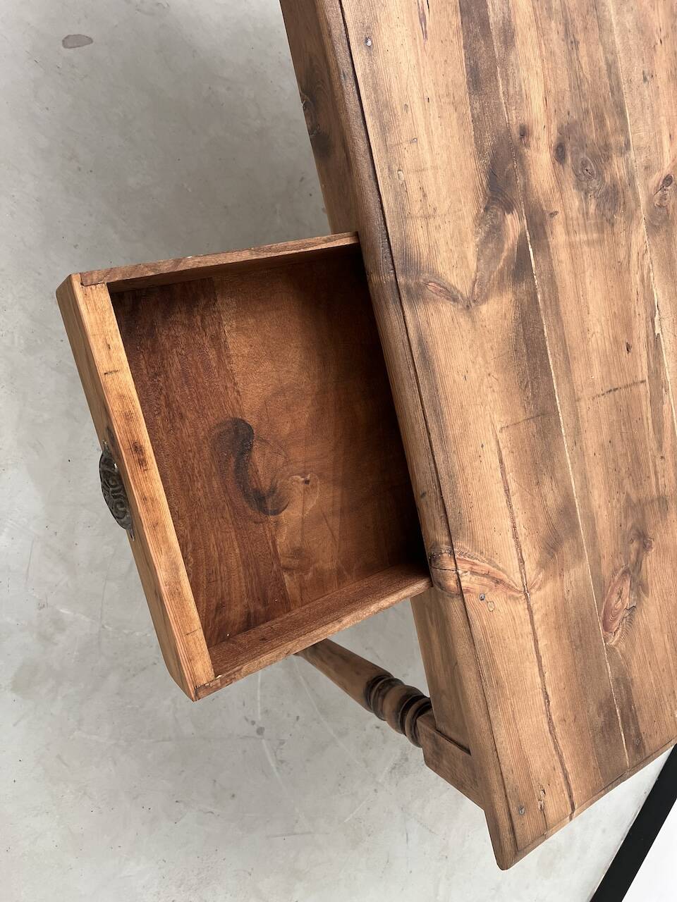 Antique farm table from the 1950s, with 3 drawers and turned legs