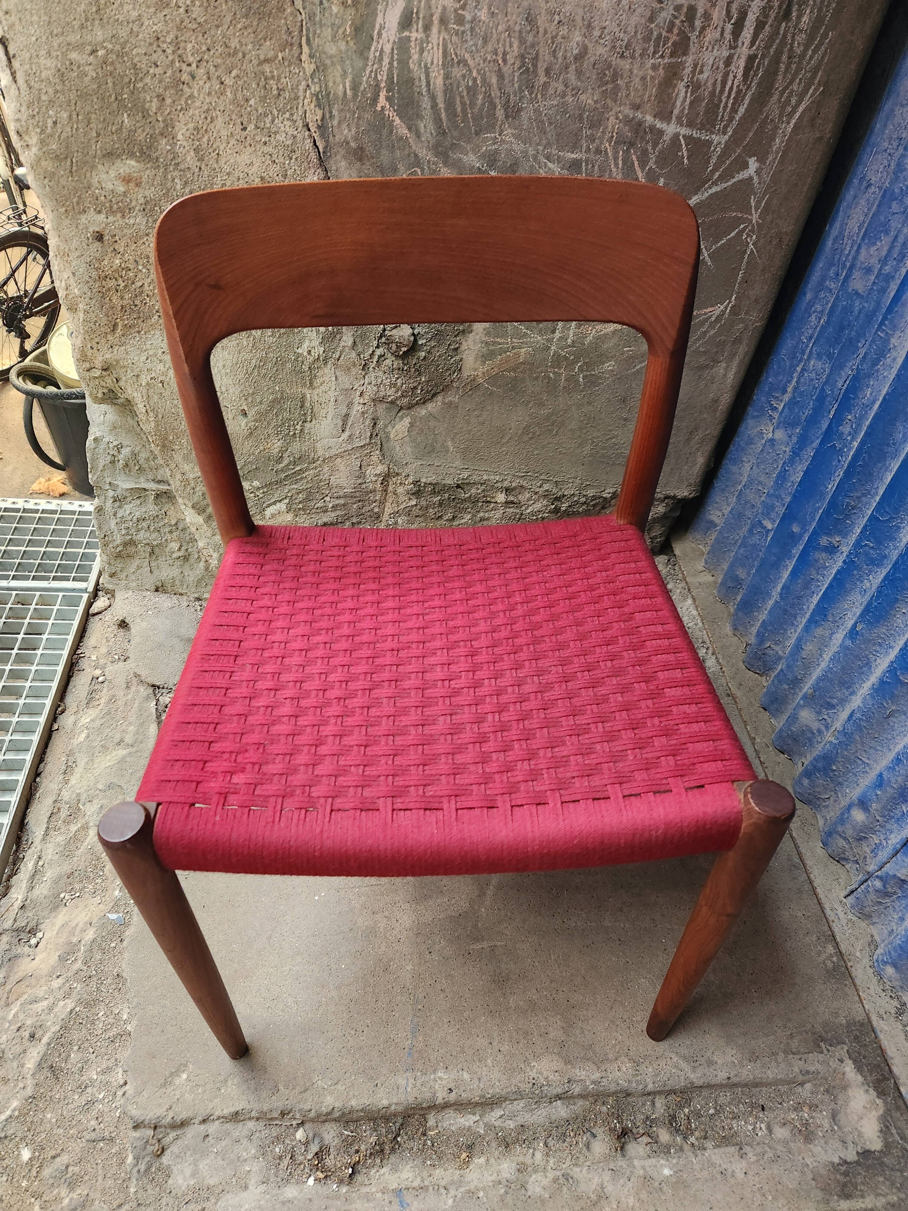 Pair of chairs model 75 Niels Otto Moller
