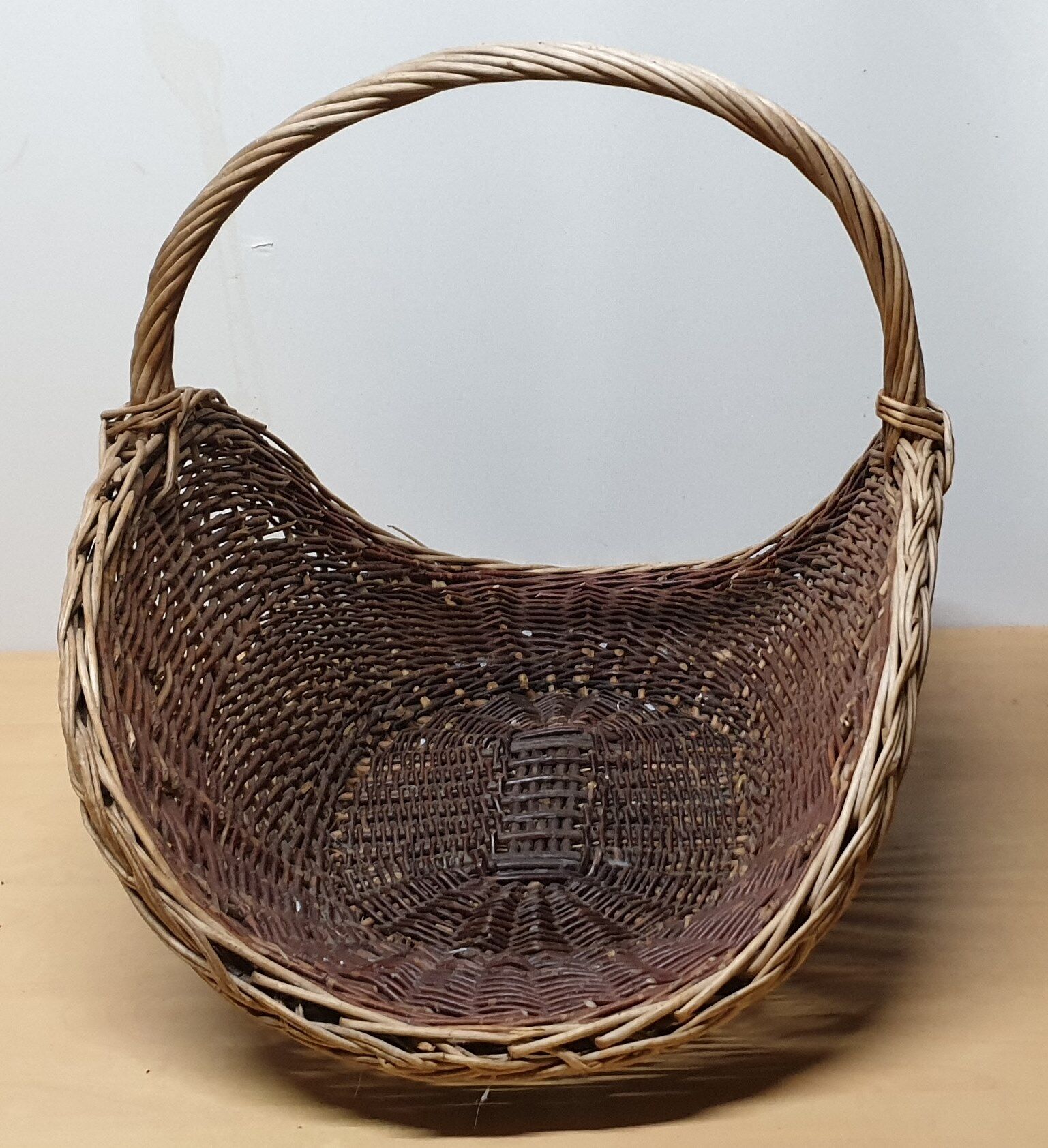 Wicker log basket