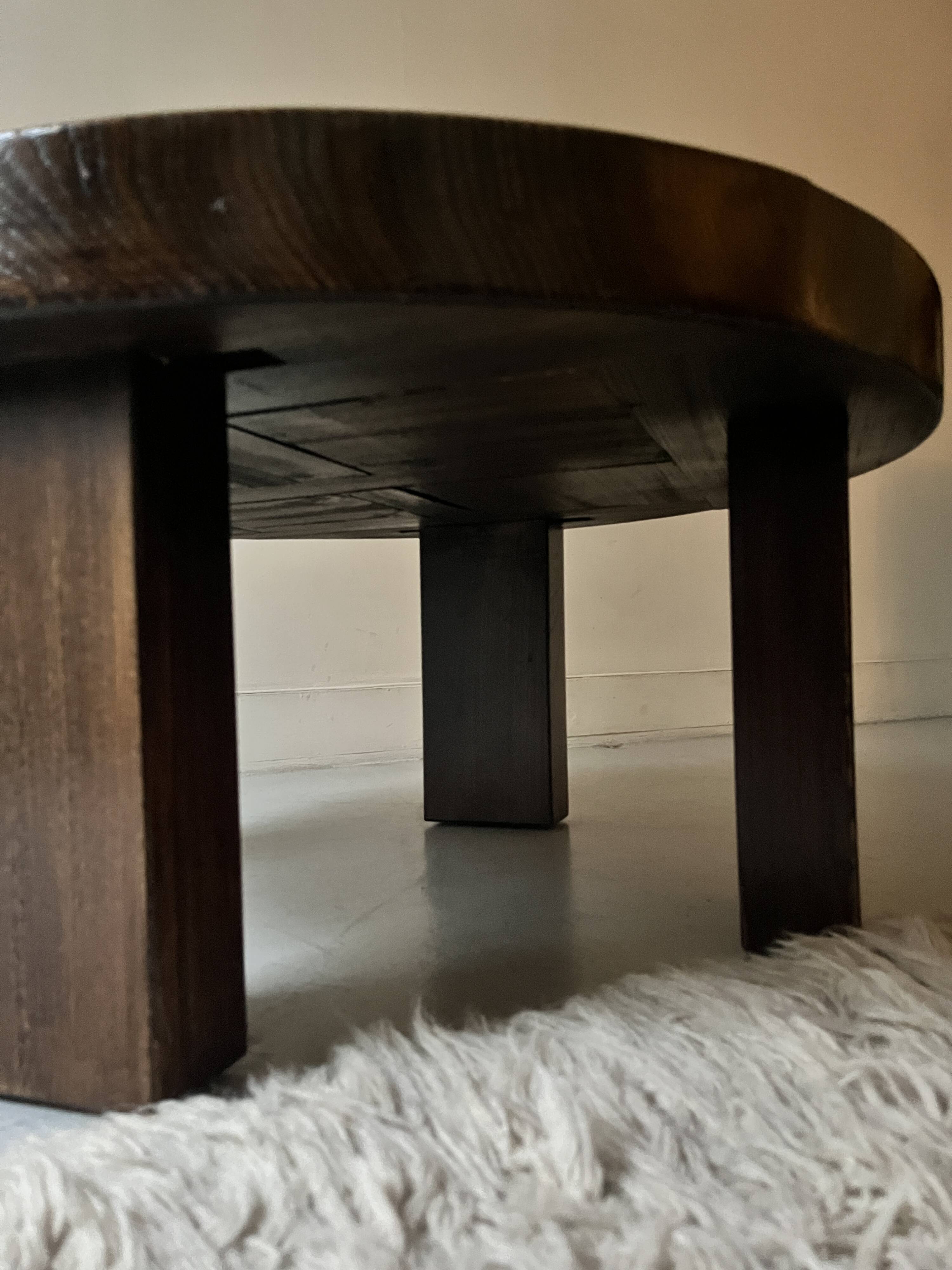 round coffee table in solid elm wood, Maison Regain 1980