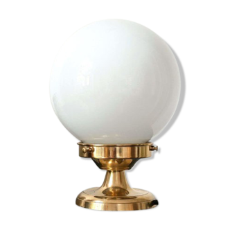 Lampe globe opaline