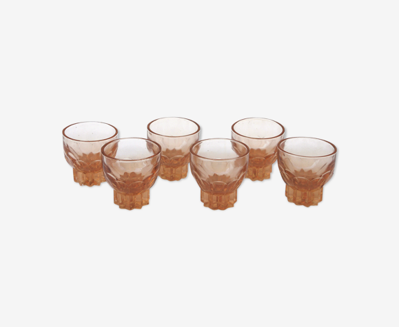 Six petits verres rose