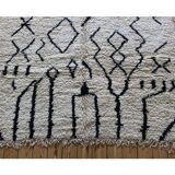 Woven Azilal handmade carpets in Morocco 142 x 211 cm