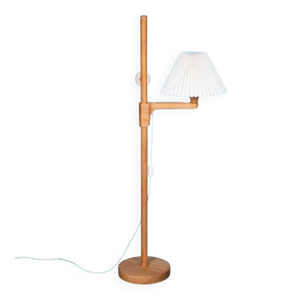 Lampe de sol en pin minimaliste