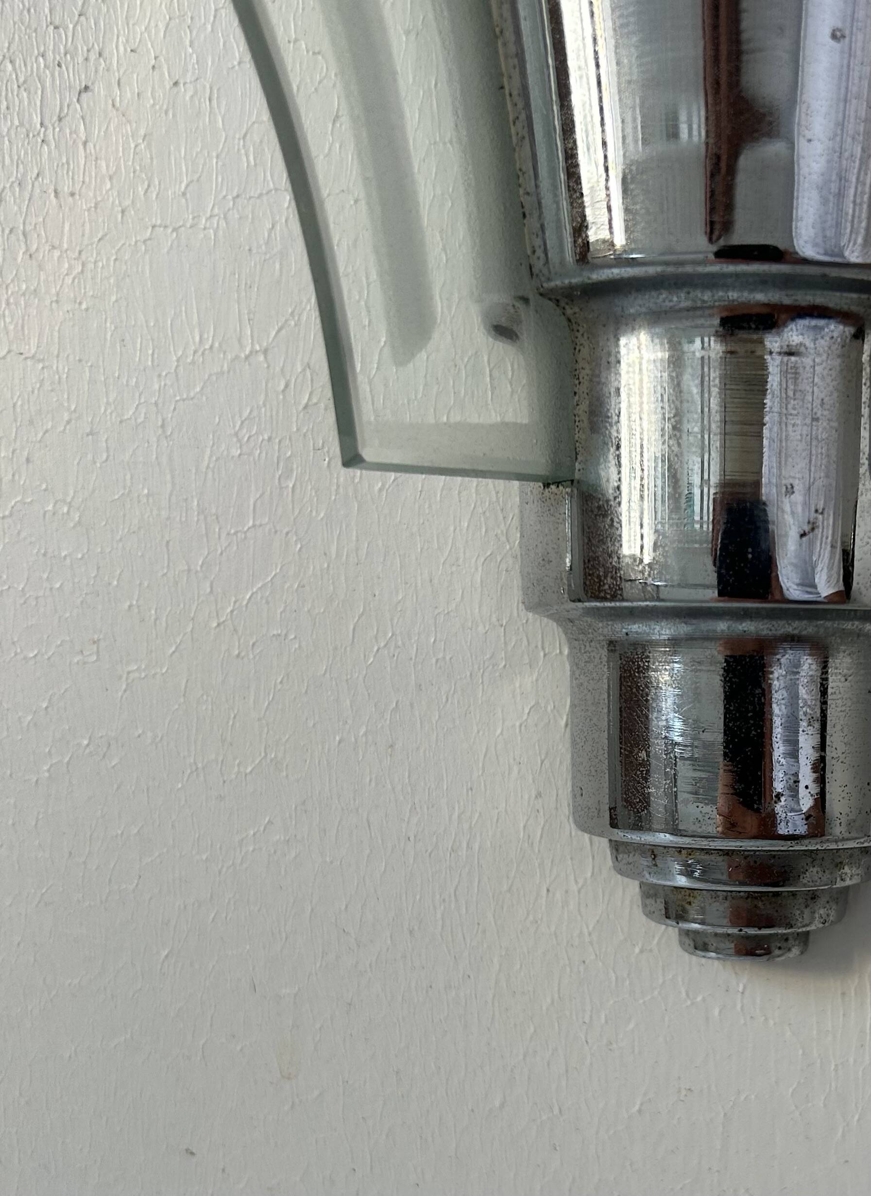 Art Deco modernist wall lamp, chrome and sandblasted glass, France 1930