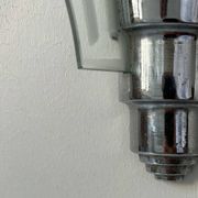 Art Deco modernist wall lamp, chrome and sandblasted glass, France 1930