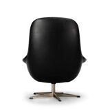 Chaise pivotante en cuir noir de conception danoise par HW Klein pour Bramin, années 1960