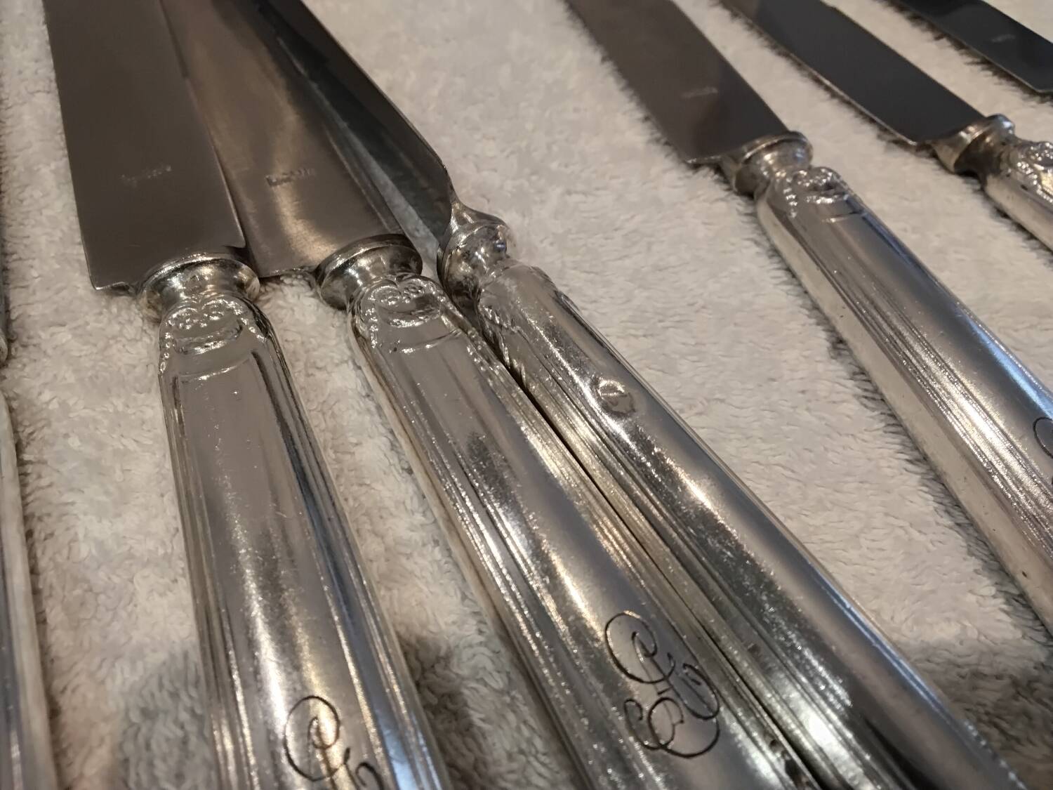 10 silver-plated dessert knives, Empire style, French work?