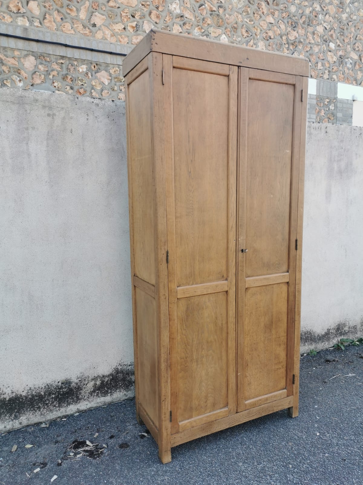 Parisian oak cabinet