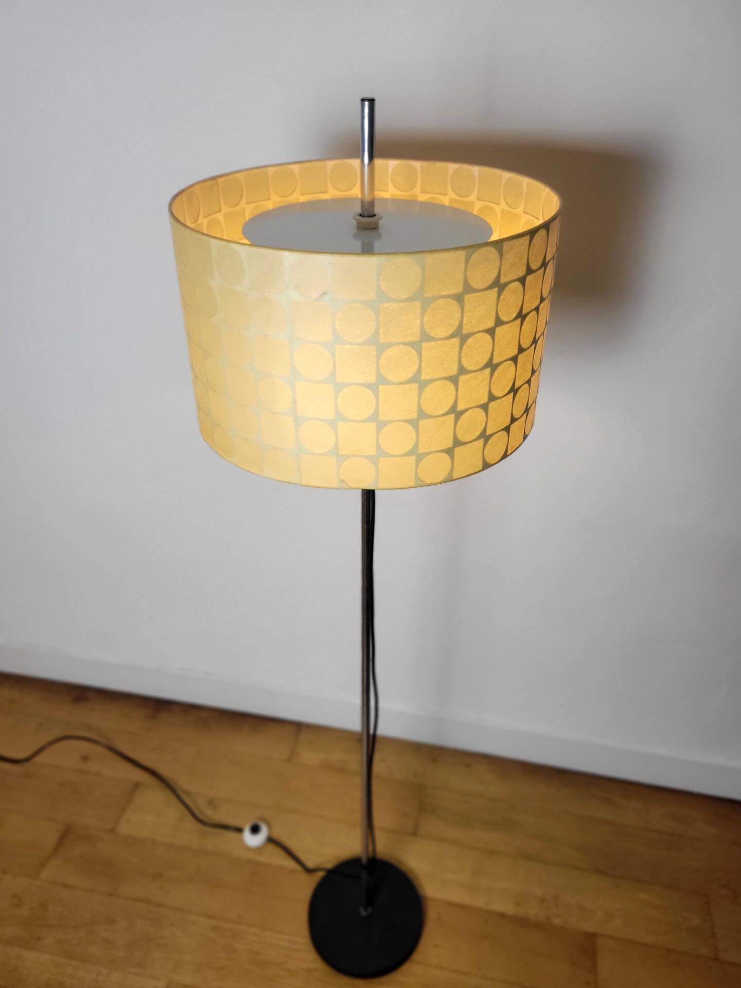 Lampadaire vintage Cocoon par Goldkant