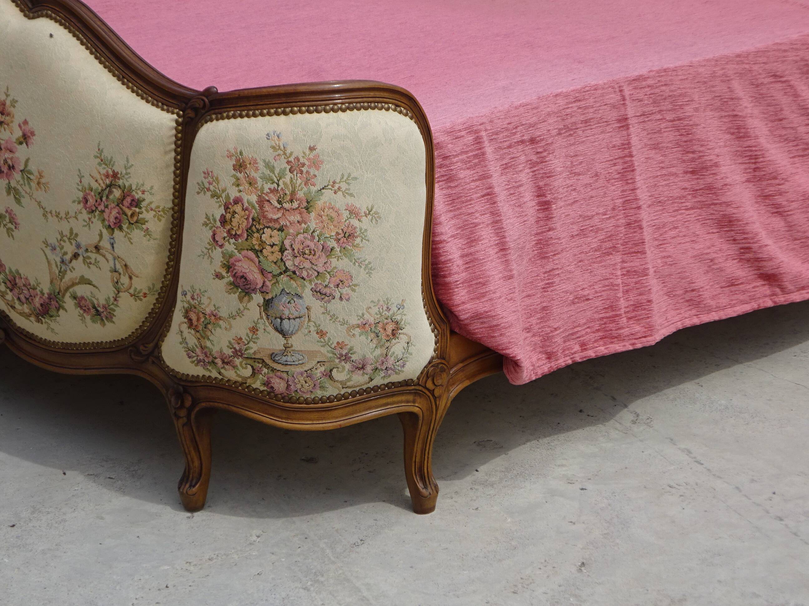 Solid wood bed frame with Jacquard fabric.