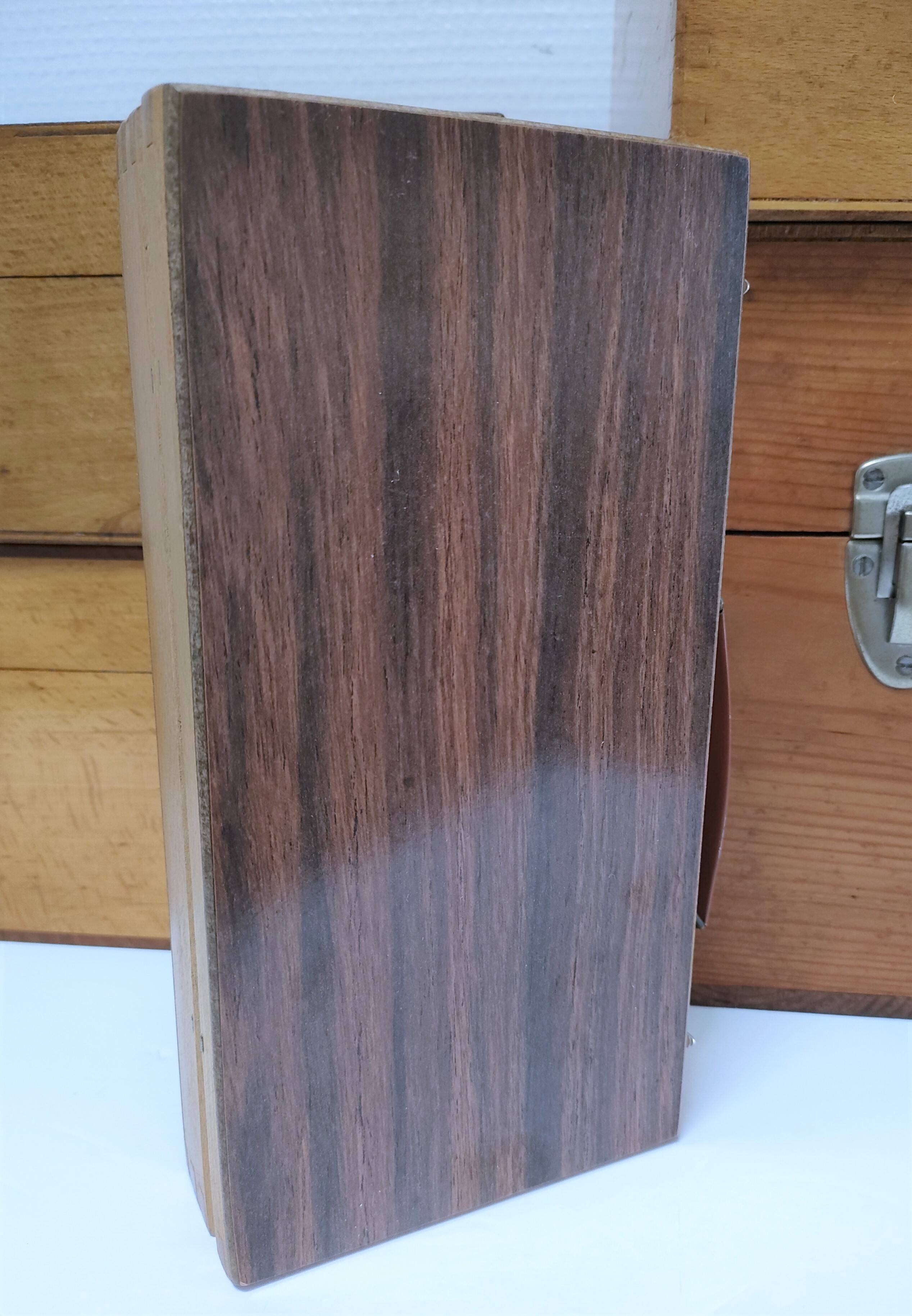 Cinq boîtes bois vintage