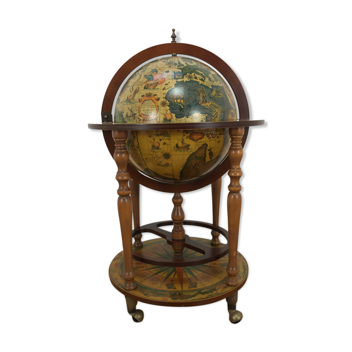 Globe bar wooden world, wheeled world