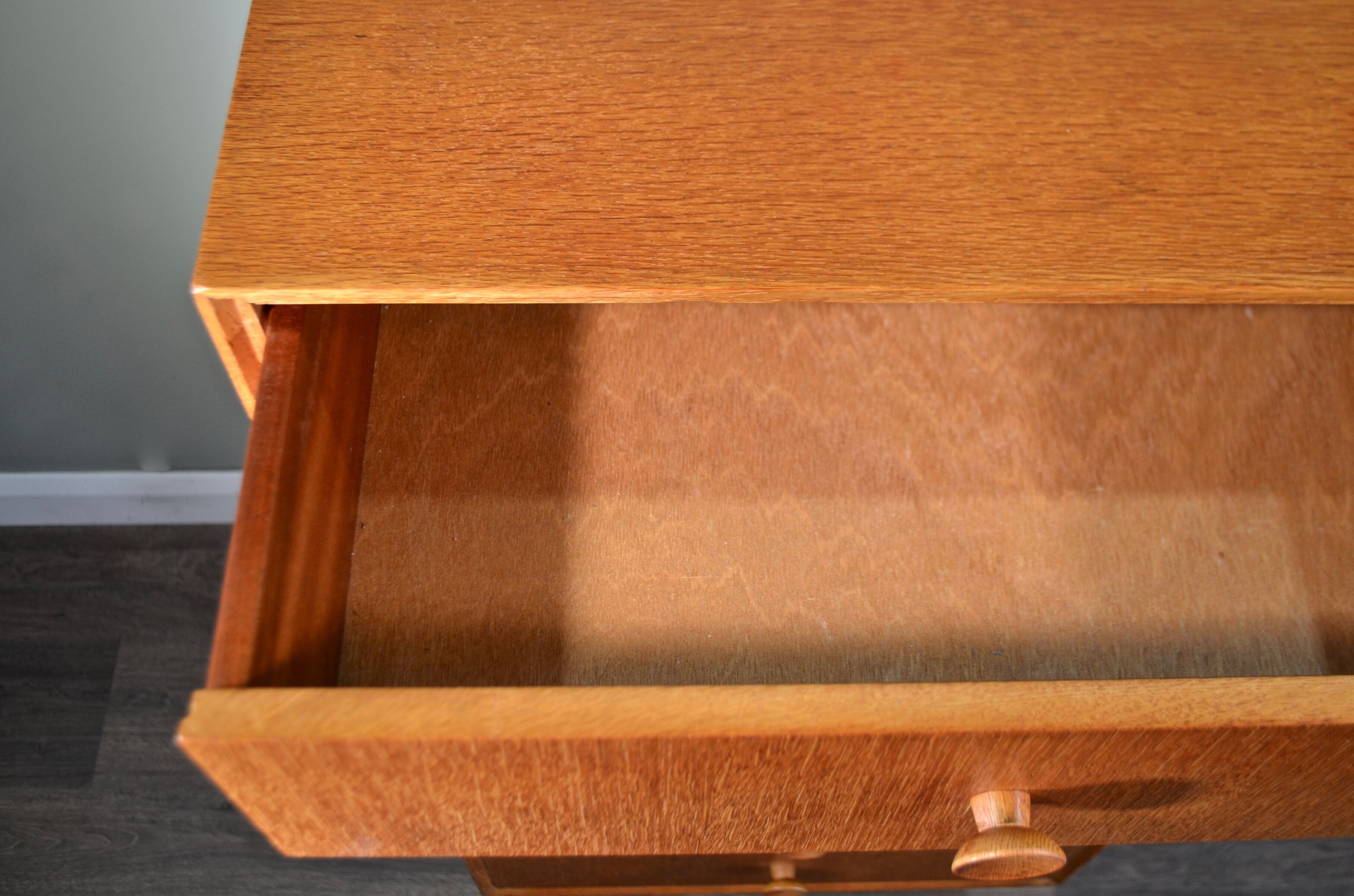 Vintage Meredew Tallboy / Chest Of Drawers in Oak.