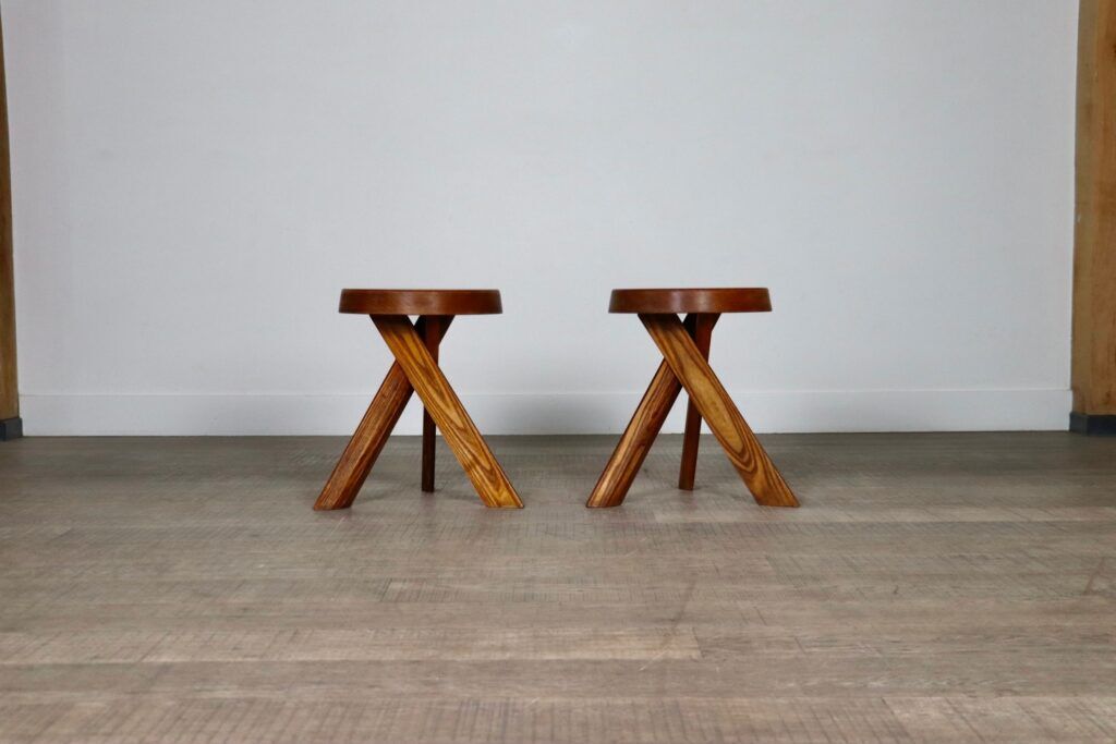 Pierre Chapo S31 stools in solid elm, France 1974