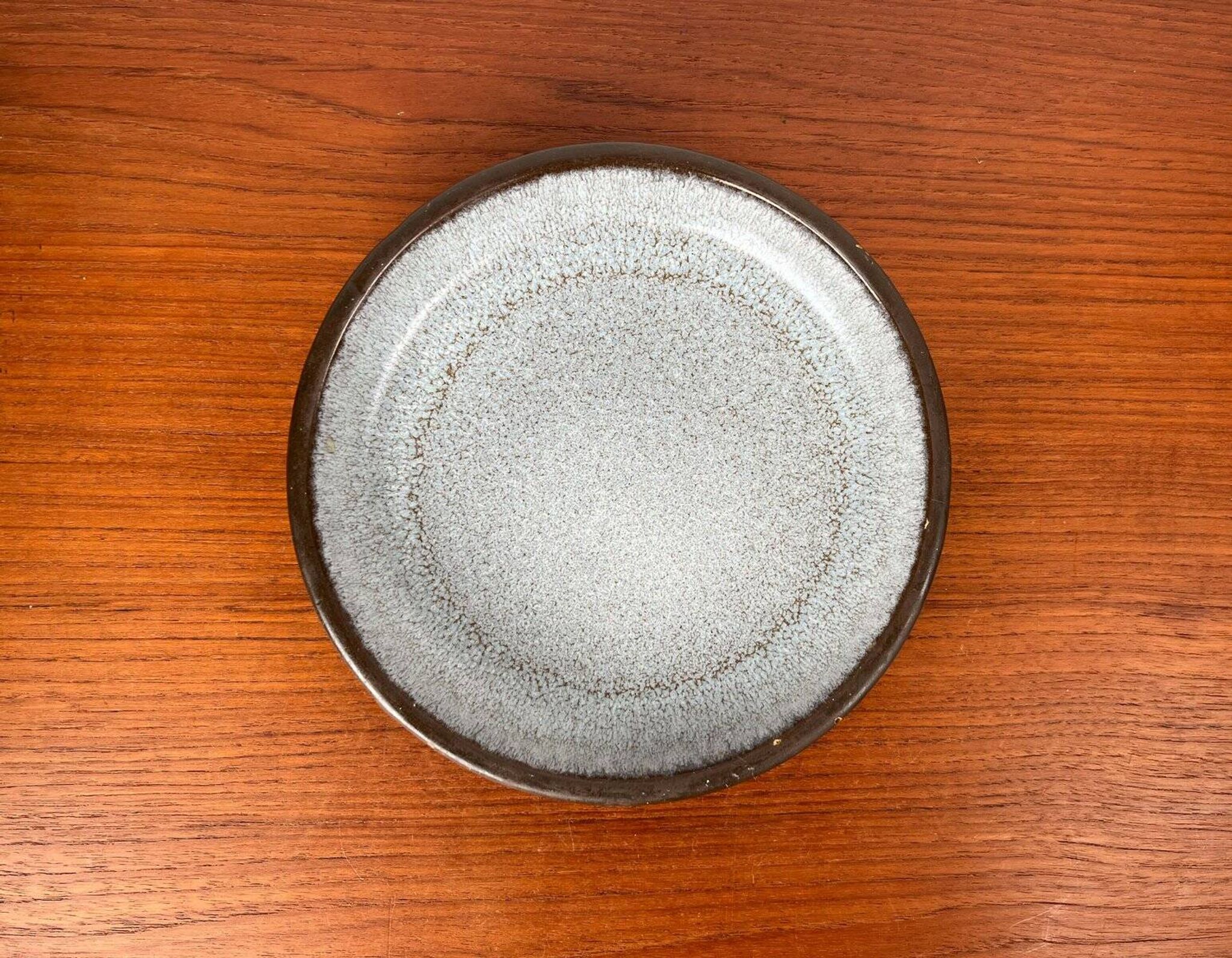 Bowl in modern Danish studio pottery from the mid-century by Frank Keramik, 1960s.