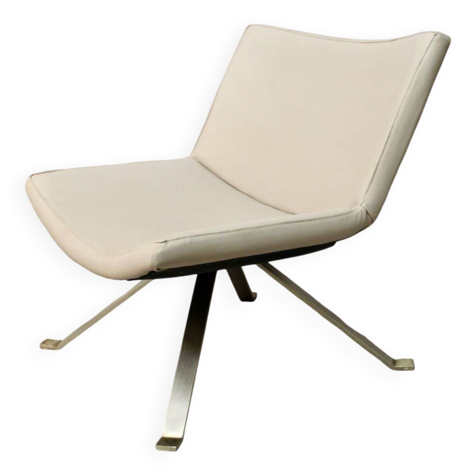 Design armchair with light grey skai top
