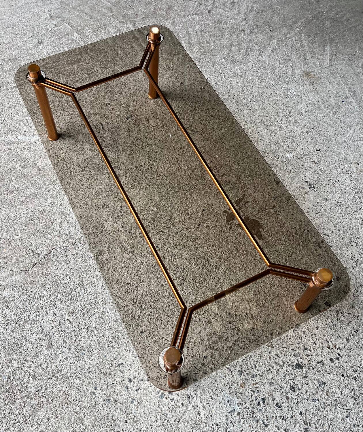 Table basse vintage cuivree 1950