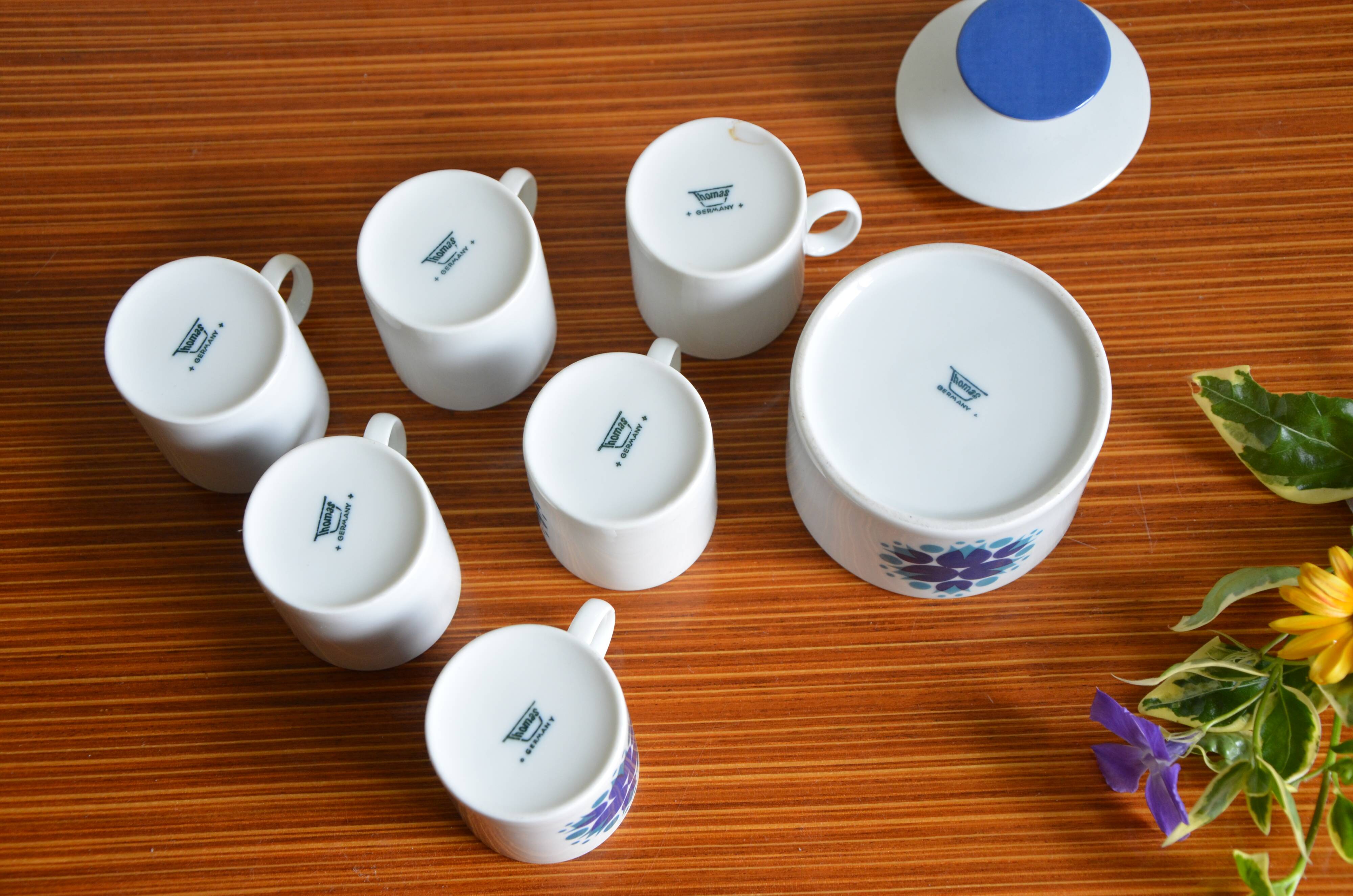 Cups and sugar from Thomas, Germany