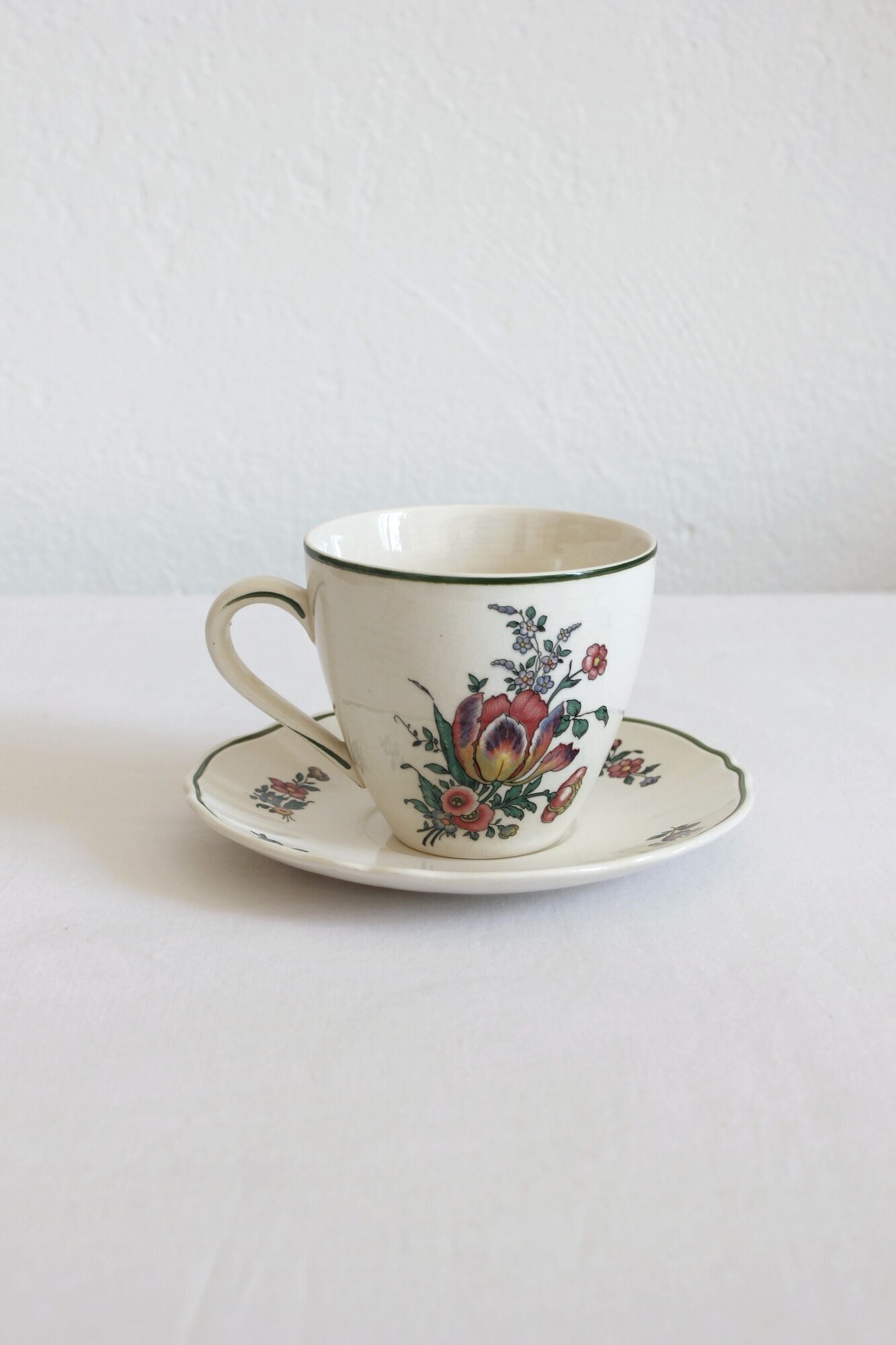 Vintage earthenware cup "Alt Strassburg" or "Vieux Strasbourg" Villeroy & Boch