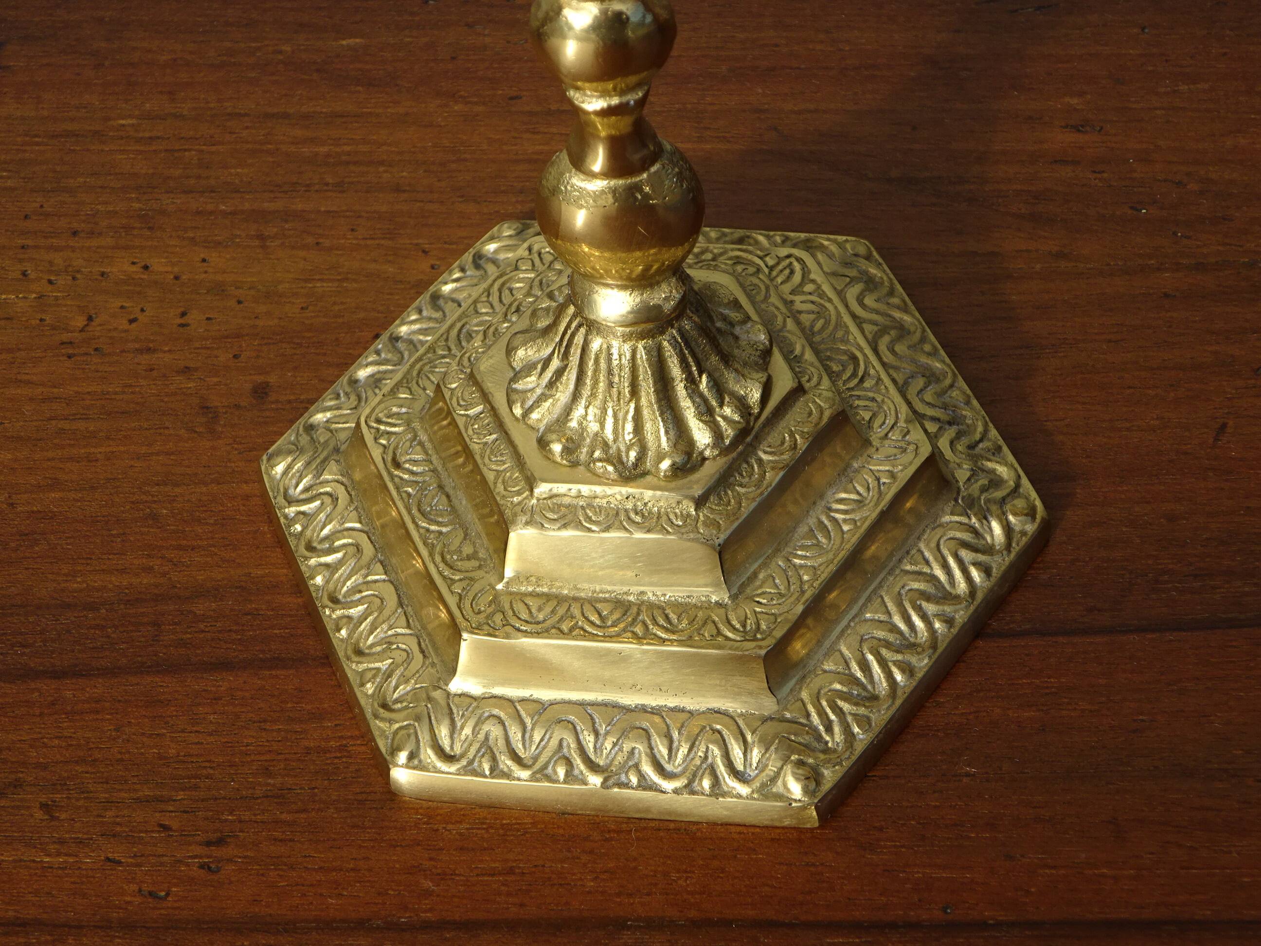 7-branch chandelier, in gilded brass, signed Wainberg.